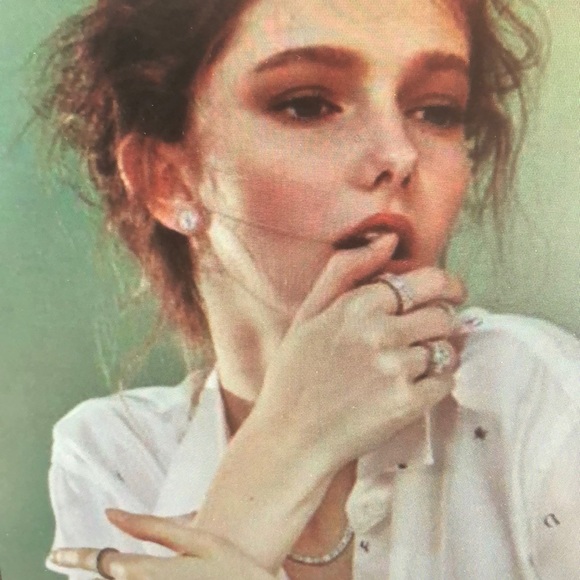 Meet your Posher, Booth - Picture 1 of 1